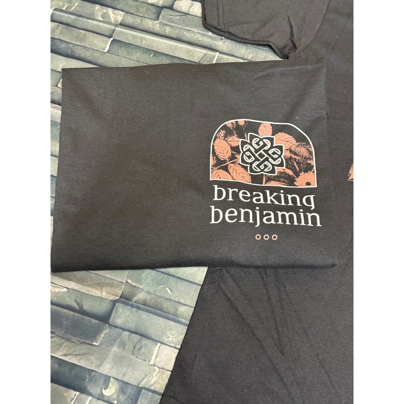 Breaking Benjamin 2025 tour Tee - L
